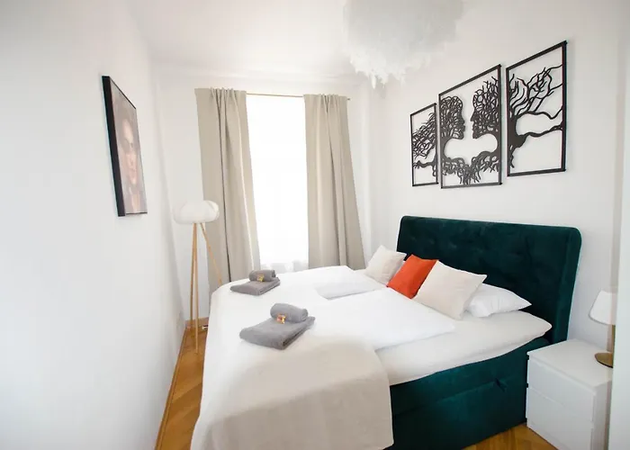 Casarina - Stilvoller Altbau In Zentraler Lage