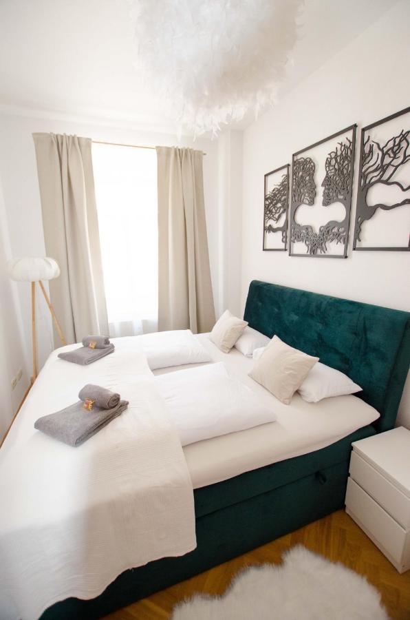 Appartement Casarina - Stilvoller Altbau In Zentraler Lage Dresden